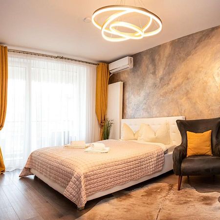 Royal Apartment Braşov Exterior foto