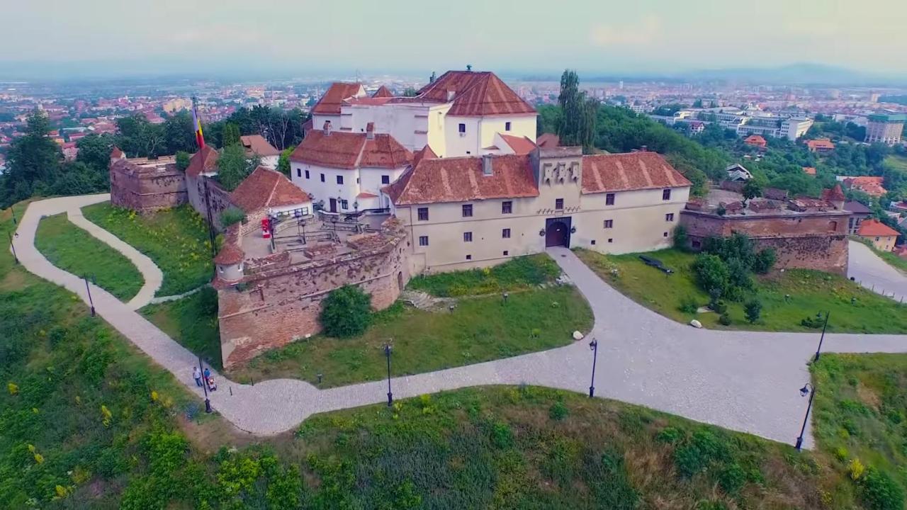 Royal Apartment Braşov Exterior foto